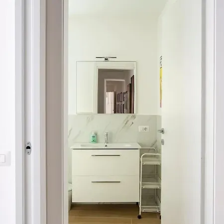 -art Gallery- Luxury Boutique In Center Of Appartement Como